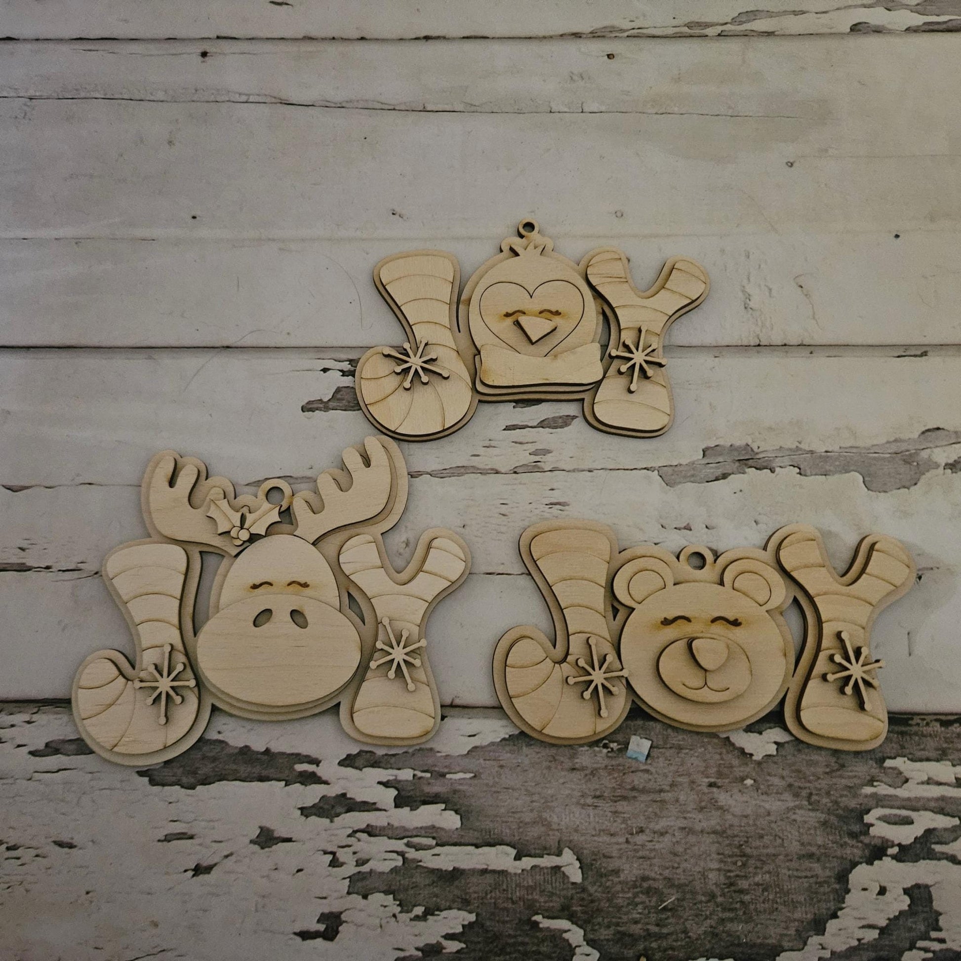DIY Christmas Ornament Coloring Kit: Unpainted Wooden Ornaments