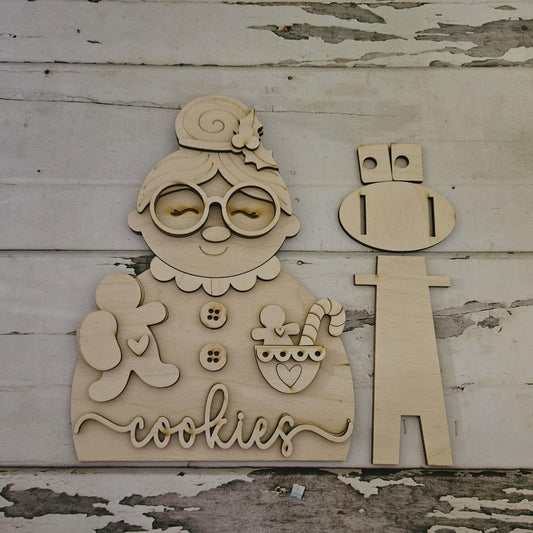 DIY Mrs Claus Christmas shelf sitter; Make your own Christmas decor