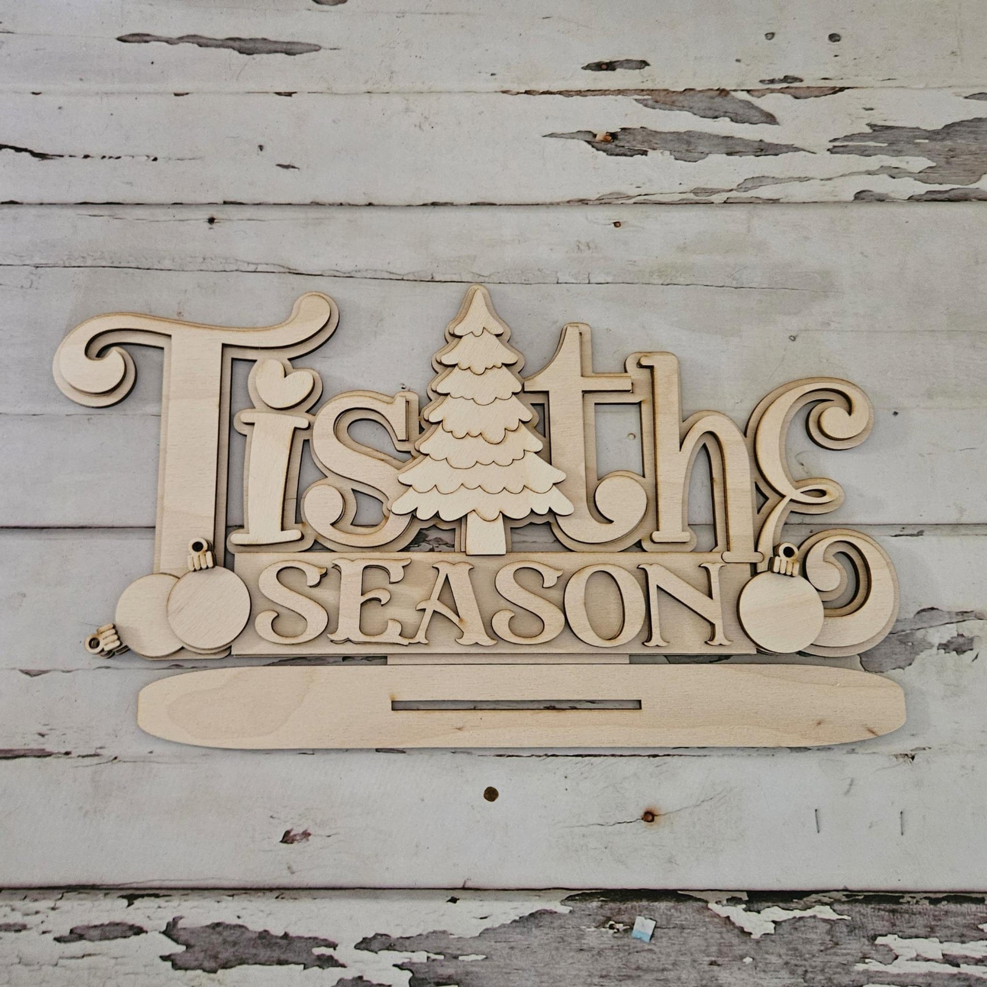DIY Christmas shelf sitter; Make your own Christmas decorations