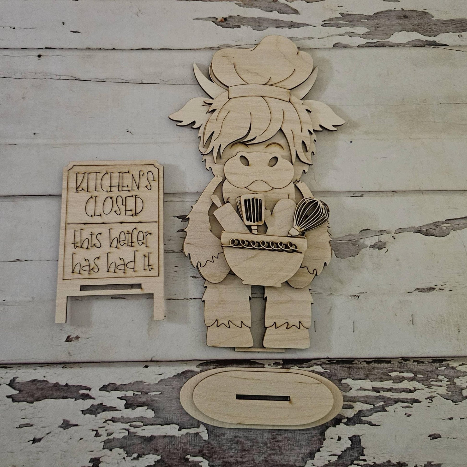 DIY Kitchen Highland Cow home decor: Make your own tiered tray signs