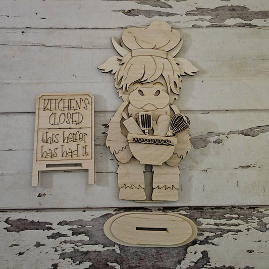 DIY Kitchen Highland Cow home decor: Make your own tiered tray signs