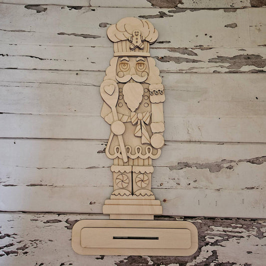 DIY Christmas shelf sitter; Make your own Nutcracker Christmas decorations